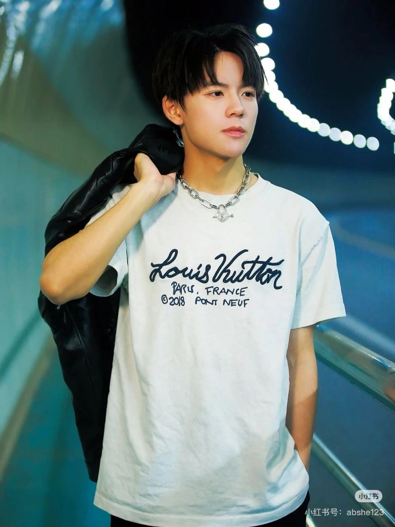 Louis Vuitton T-Shirts SmartChoice 137956