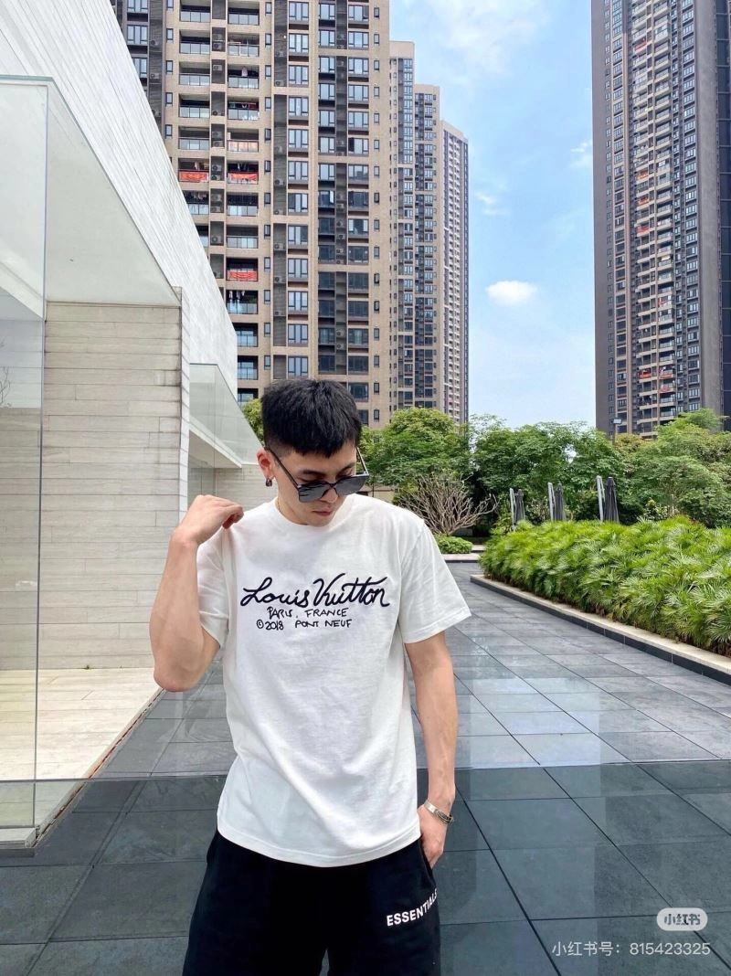 Louis Vuitton T-Shirts SmartChoice 137956