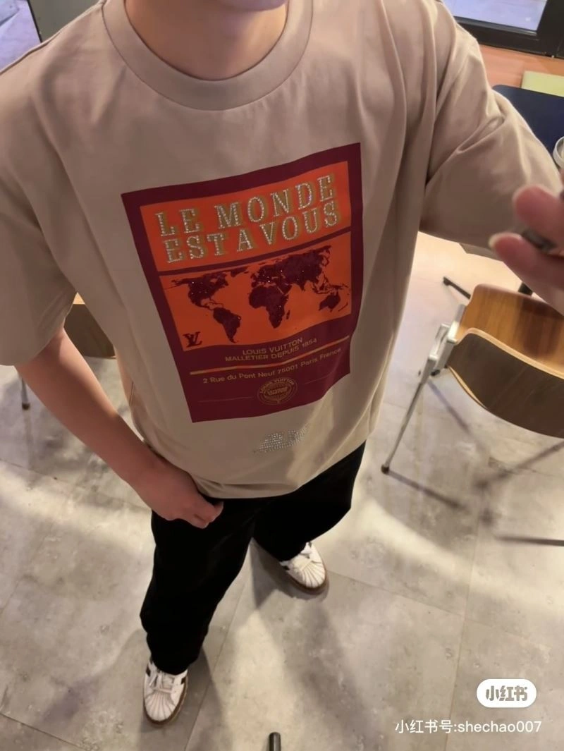 Popular Louis Vuitton T-Shirts 137955