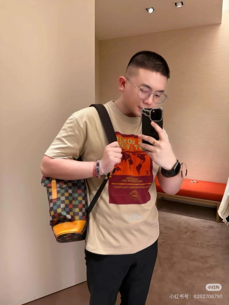 Popular Louis Vuitton T-Shirts 137955