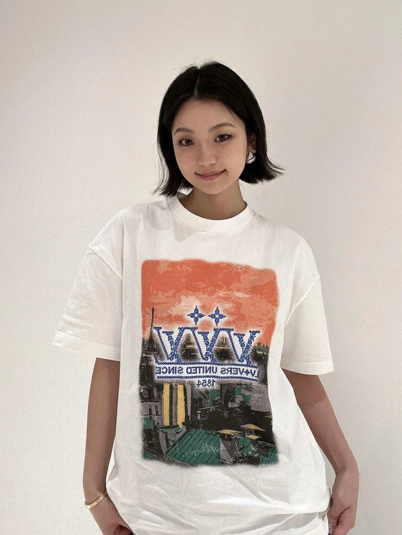 Louis Vuitton T-Shirts Lightweight 137954