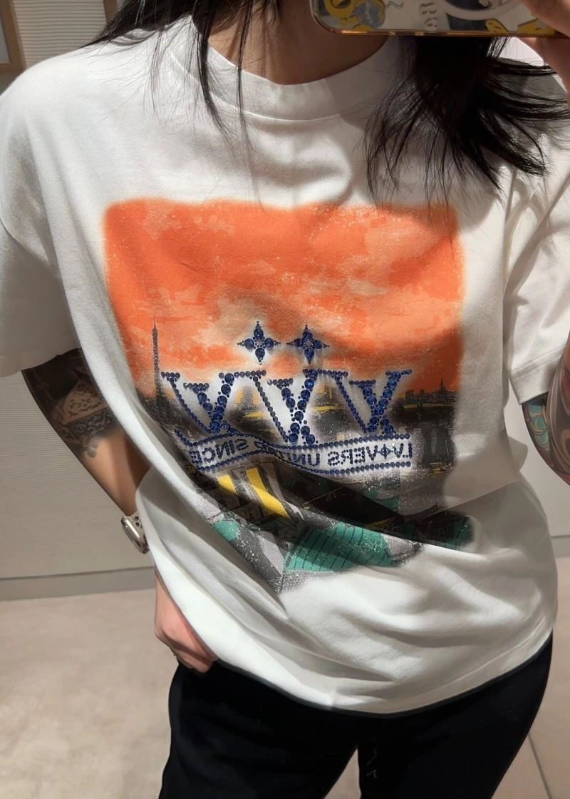 Louis Vuitton T-Shirts Lightweight 137954