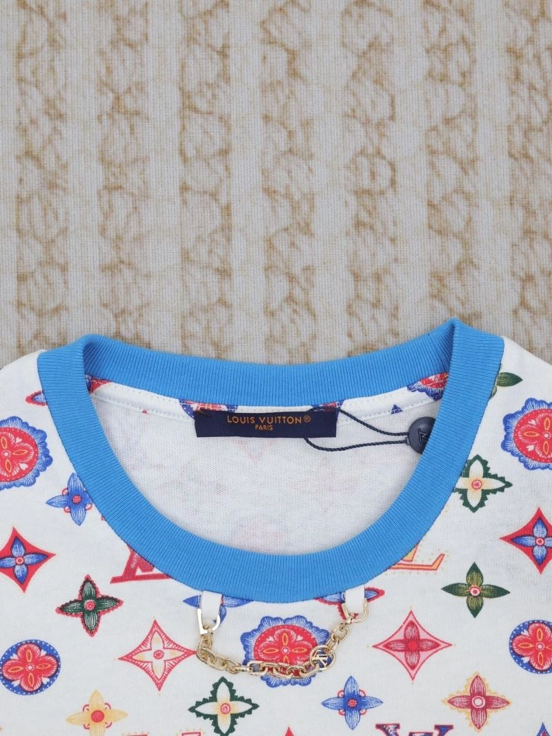 Stylish Louis Vuitton T-Shirts 137953