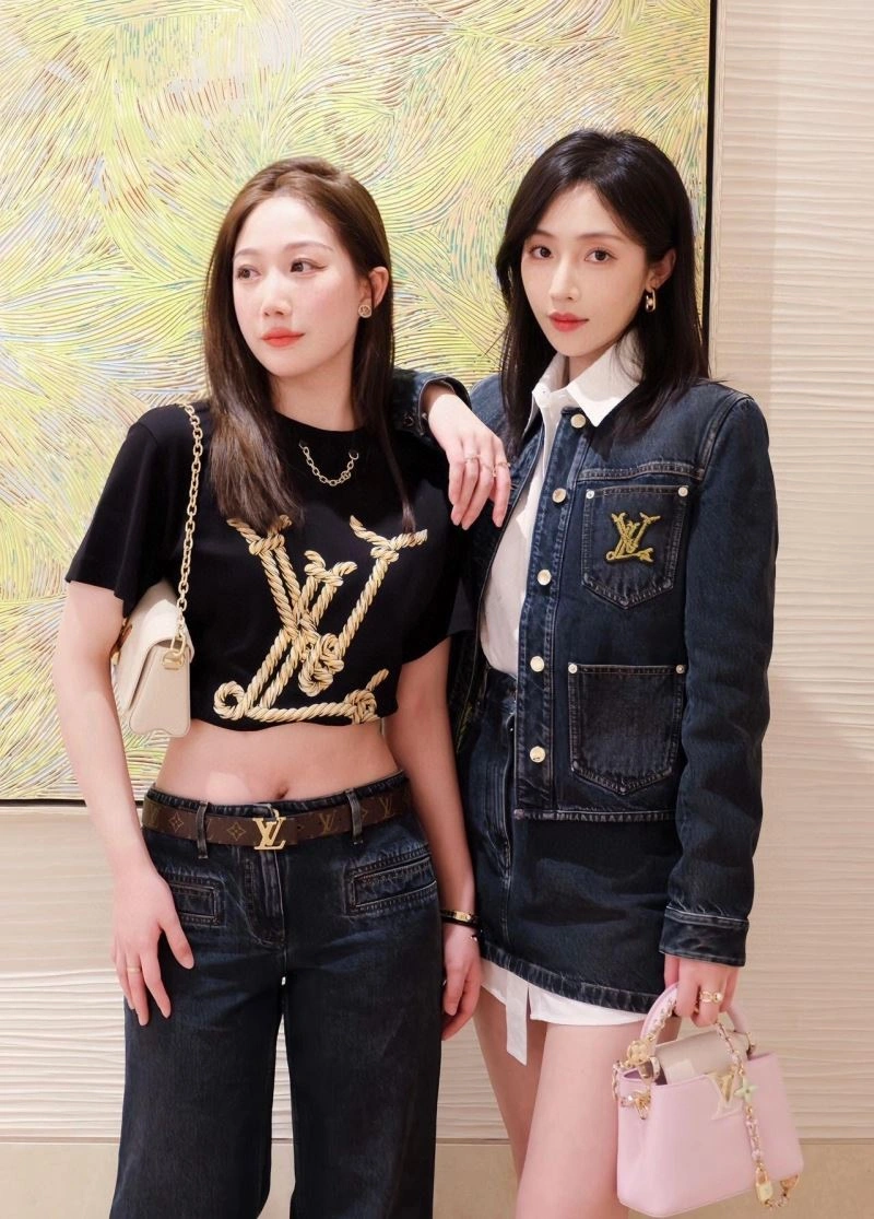 Lightweight Louis Vuitton T-Shirts 137951