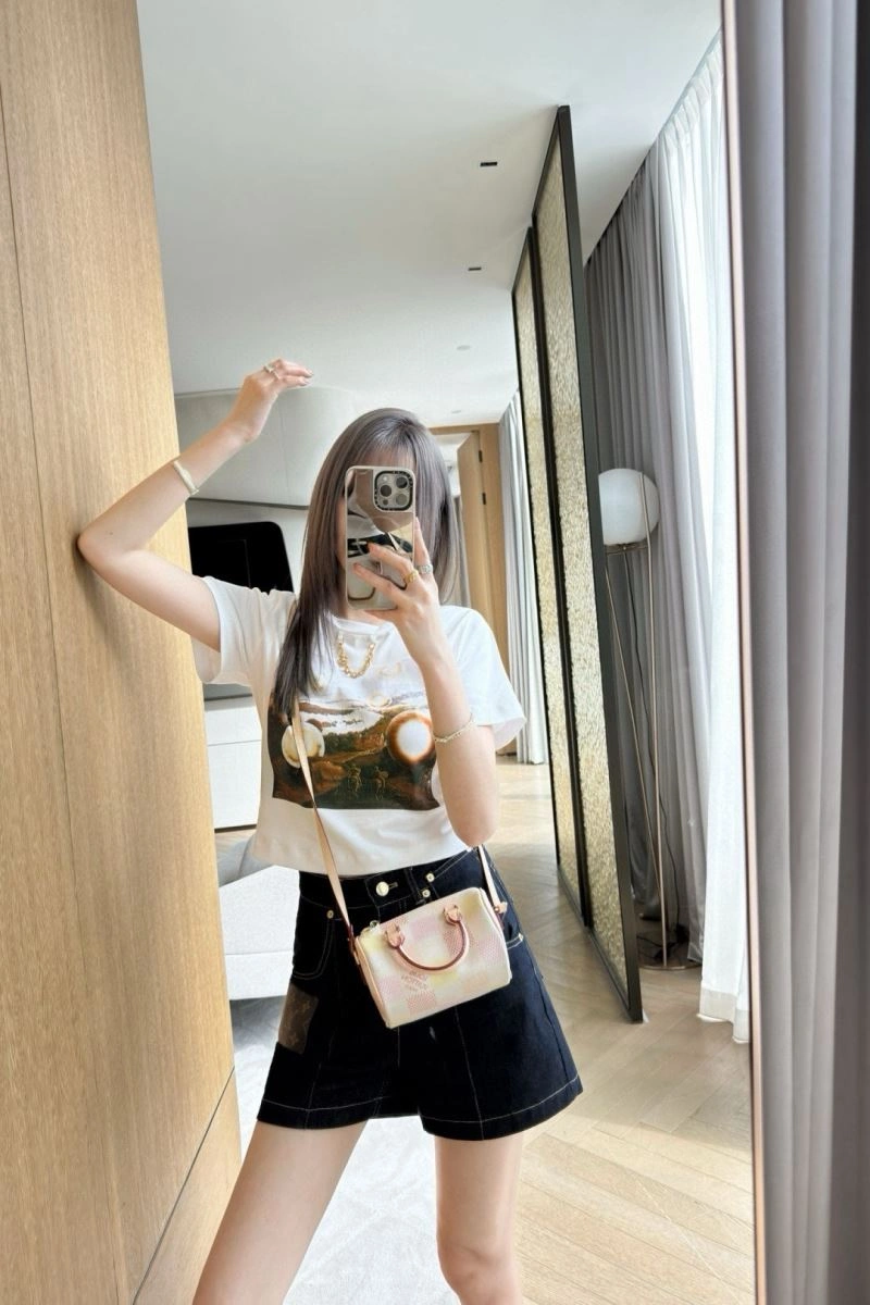 Louis Vuitton T-Shirts GoAnywhere 137949