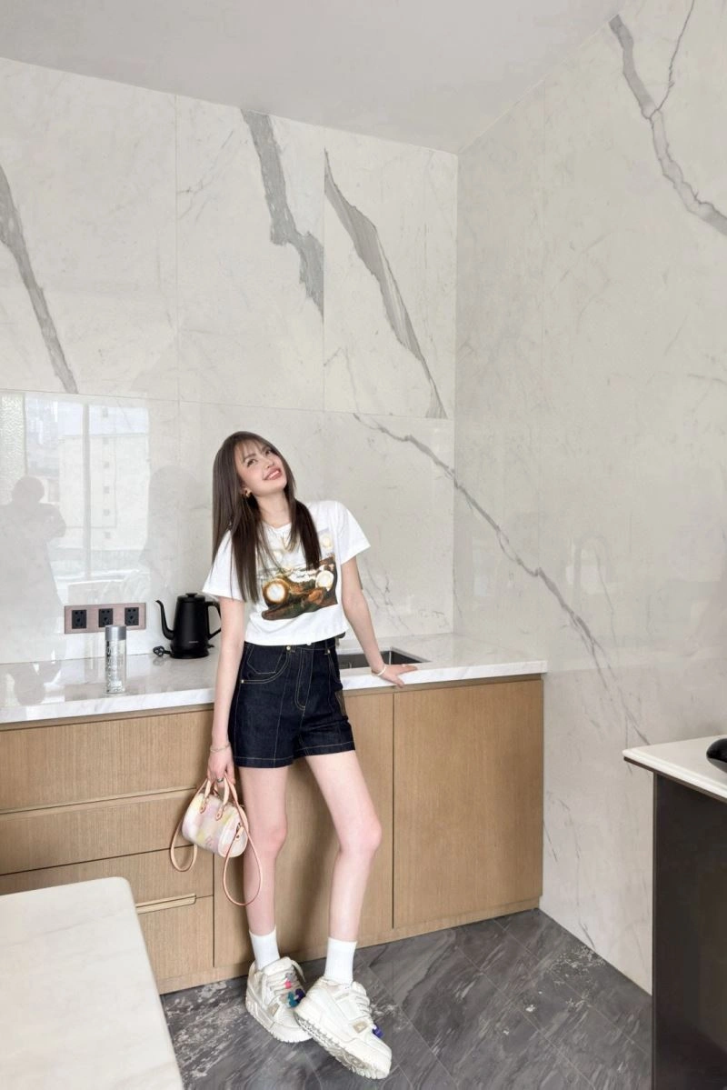 Louis Vuitton T-Shirts GoAnywhere 137949