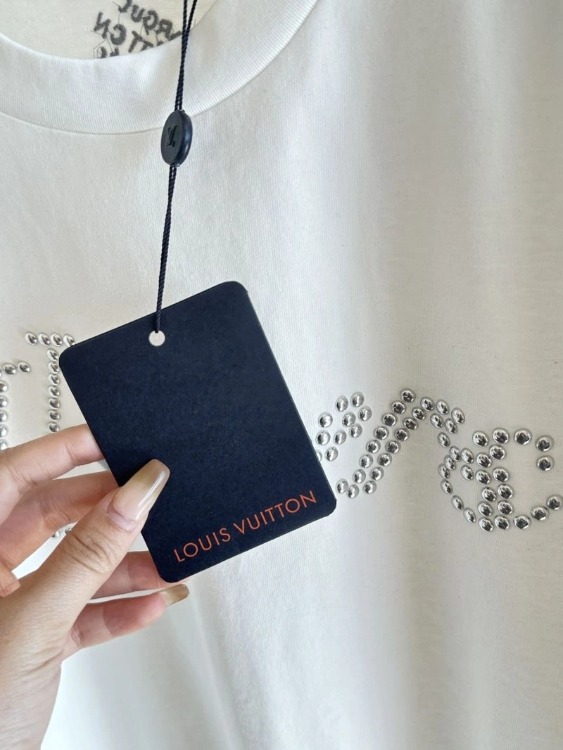 Breathable Louis Vuitton T-Shirts 137947