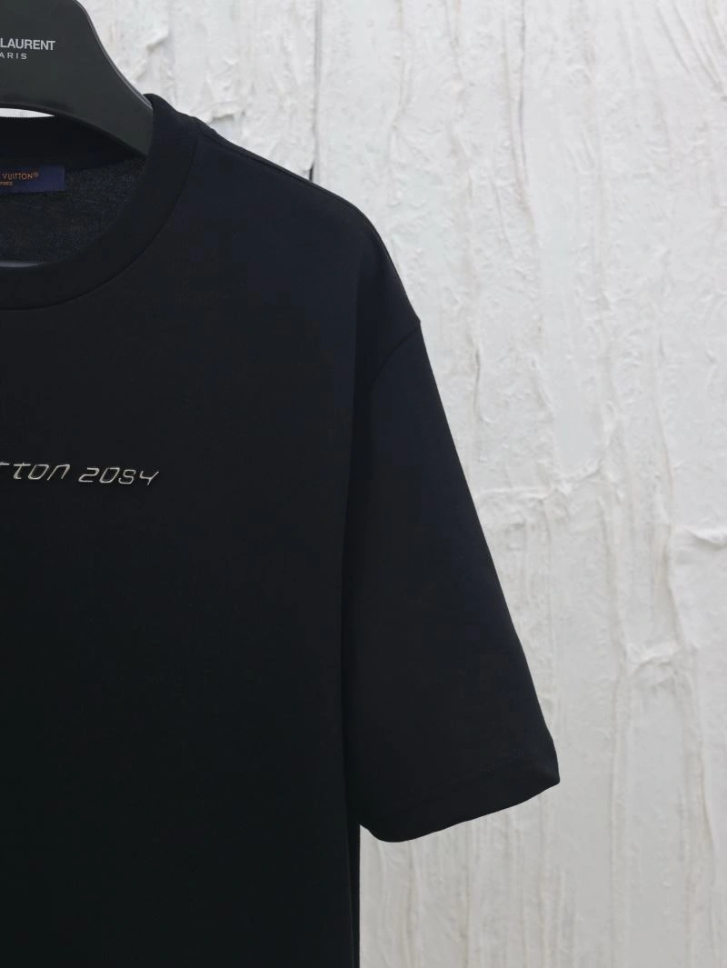 Contemporary Louis Vuitton T-Shirts 137939