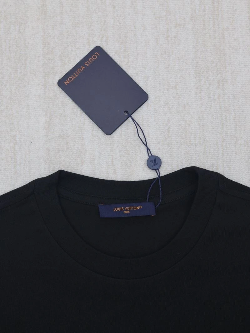 Contemporary Louis Vuitton T-Shirts 137939