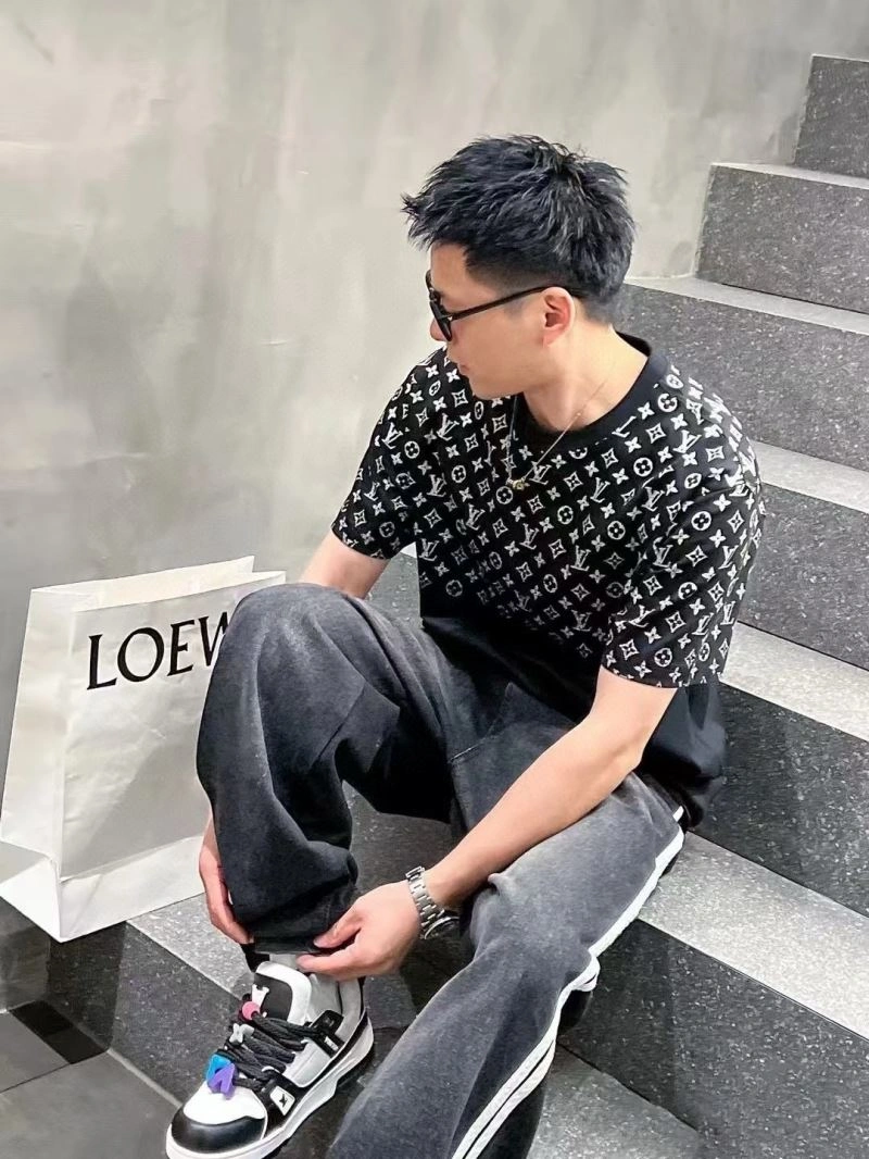 Louis Vuitton T-Shirts EasyCare 137946
