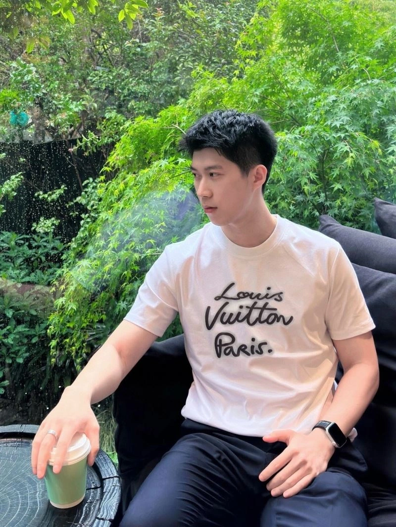 Louis Vuitton T-Shirts Soft 137945