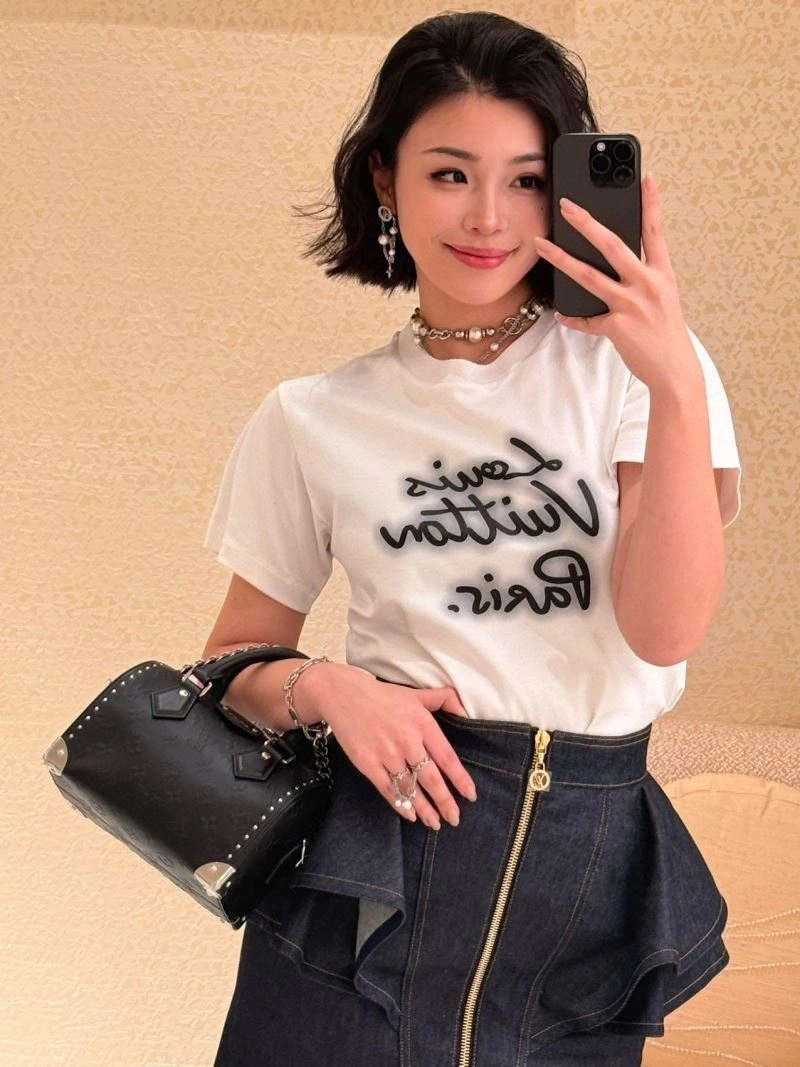 Louis Vuitton T-Shirts Soft 137945