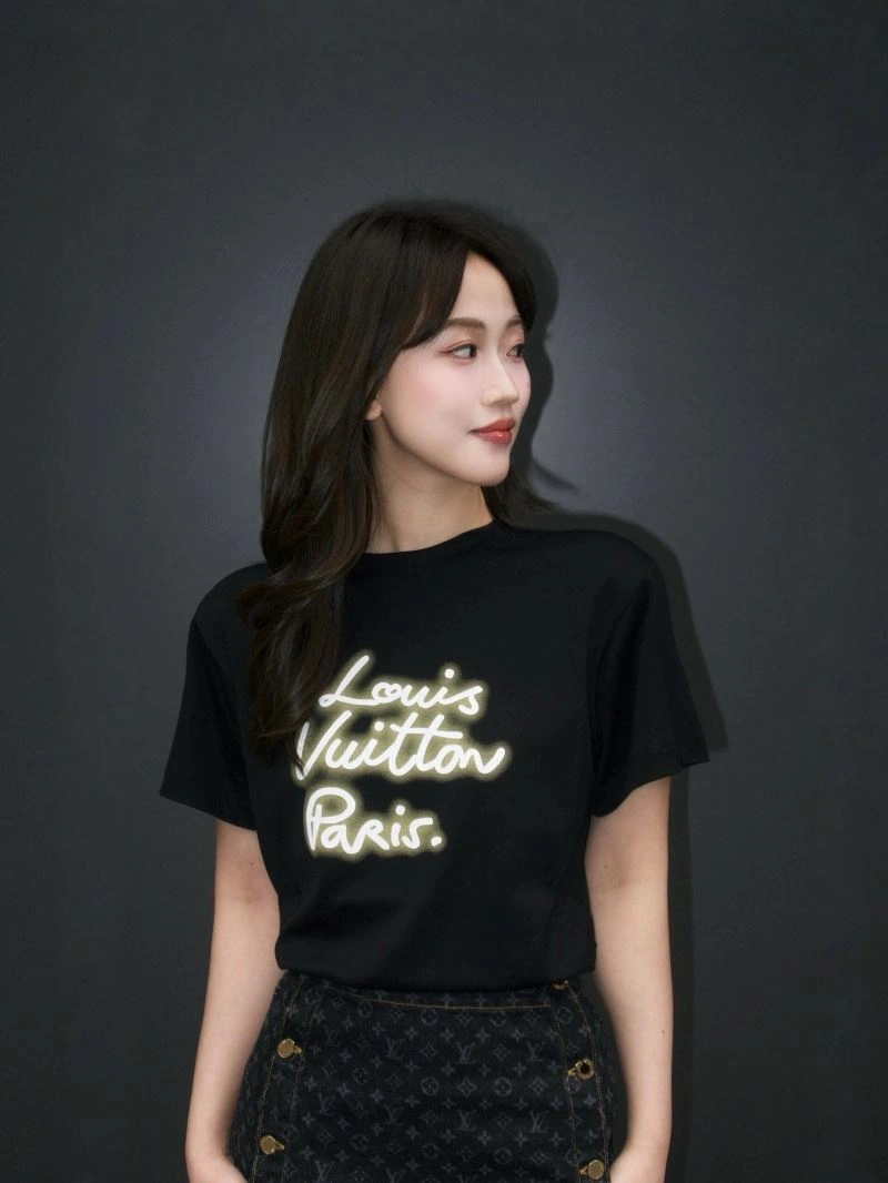 Louis Vuitton T-Shirts Soft 137945