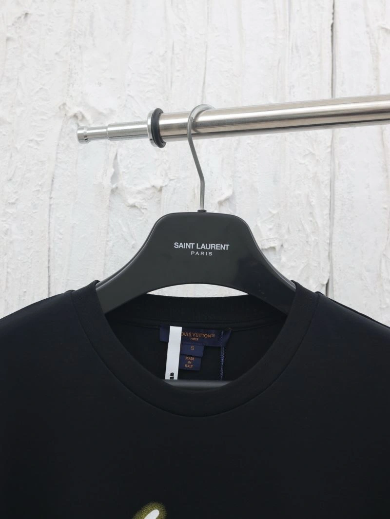 HighQuality Louis Vuitton T-Shirts 137938