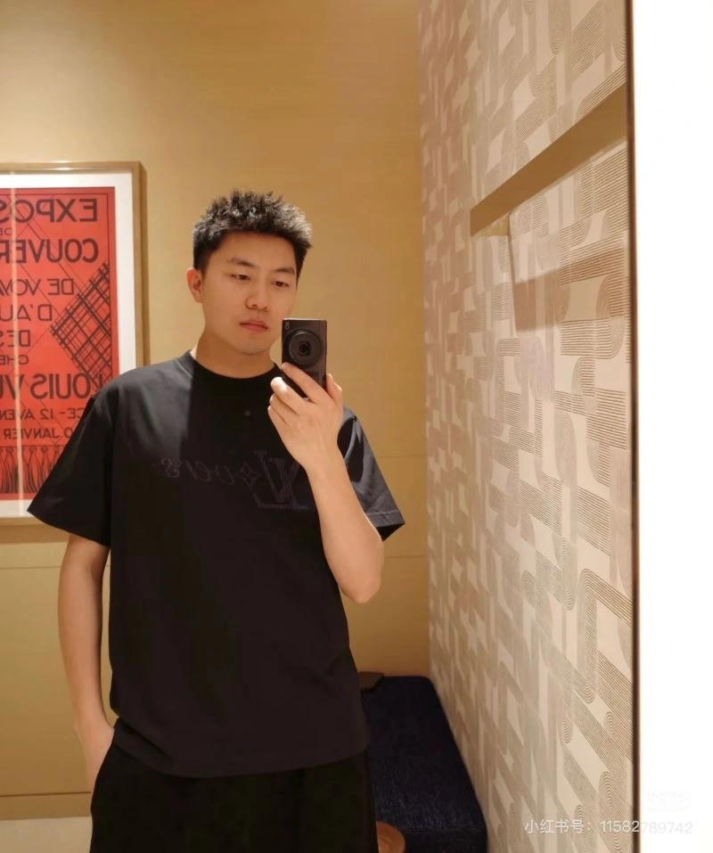 Louis Vuitton T-Shirts StreetReady 137950