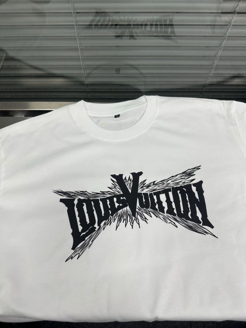 EyeCatching Louis Vuitton T-Shirts 131971