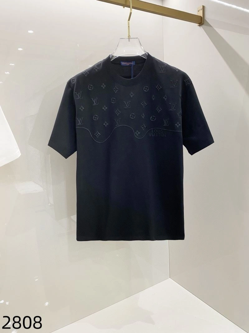 Tailored Louis Vuitton T-Shirts 131972