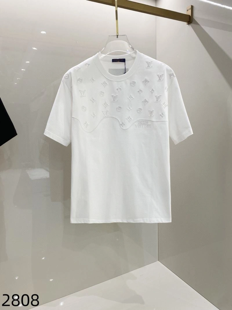 Tailored Louis Vuitton T-Shirts 131972