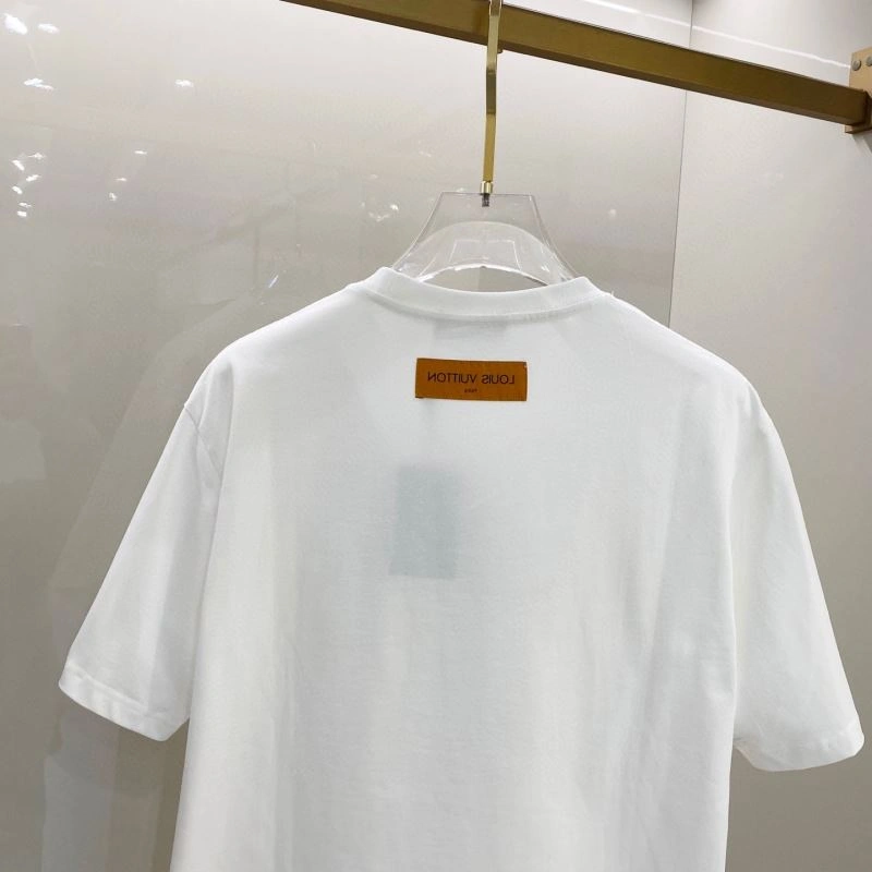 Tailored Louis Vuitton T-Shirts 131972