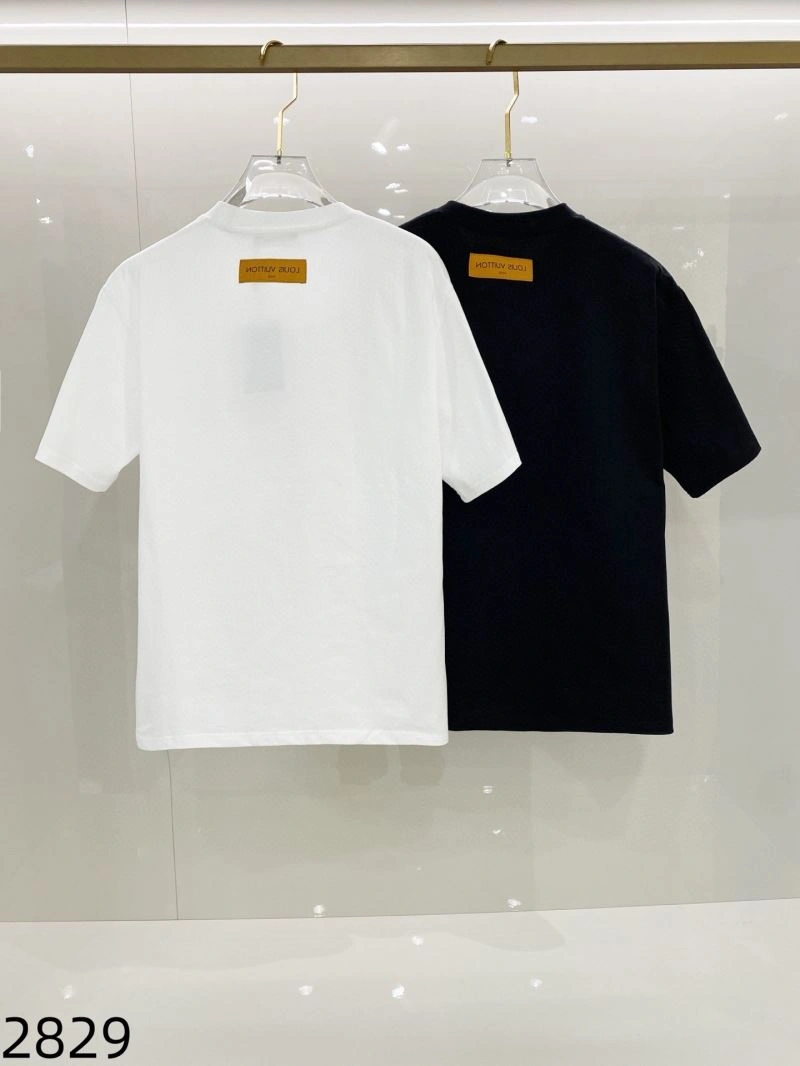 Unisex Louis Vuitton T-Shirts 131960