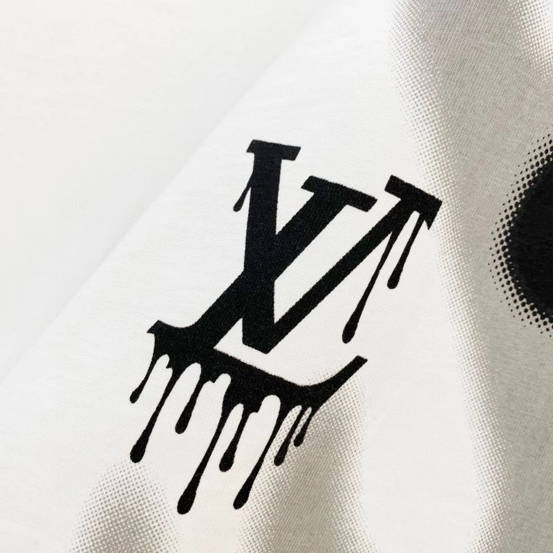 Unisex Louis Vuitton T-Shirts 131960