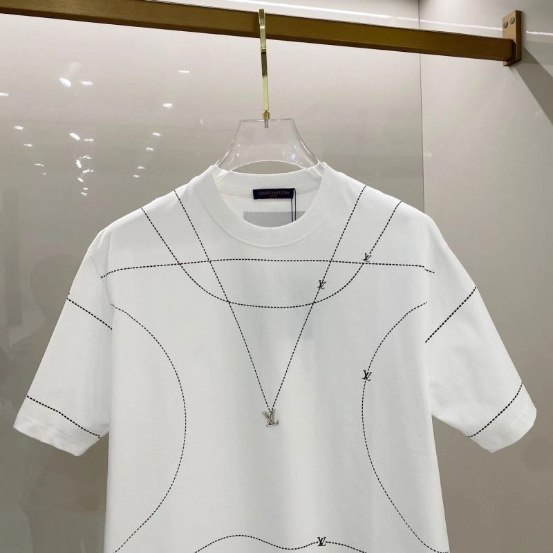 Supportive Louis Vuitton T-Shirts 131964