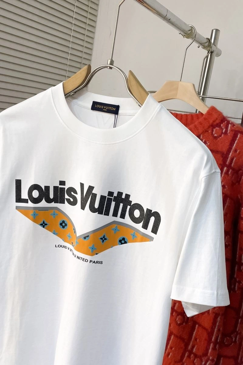 Lightweight Louis Vuitton T-Shirts 138921