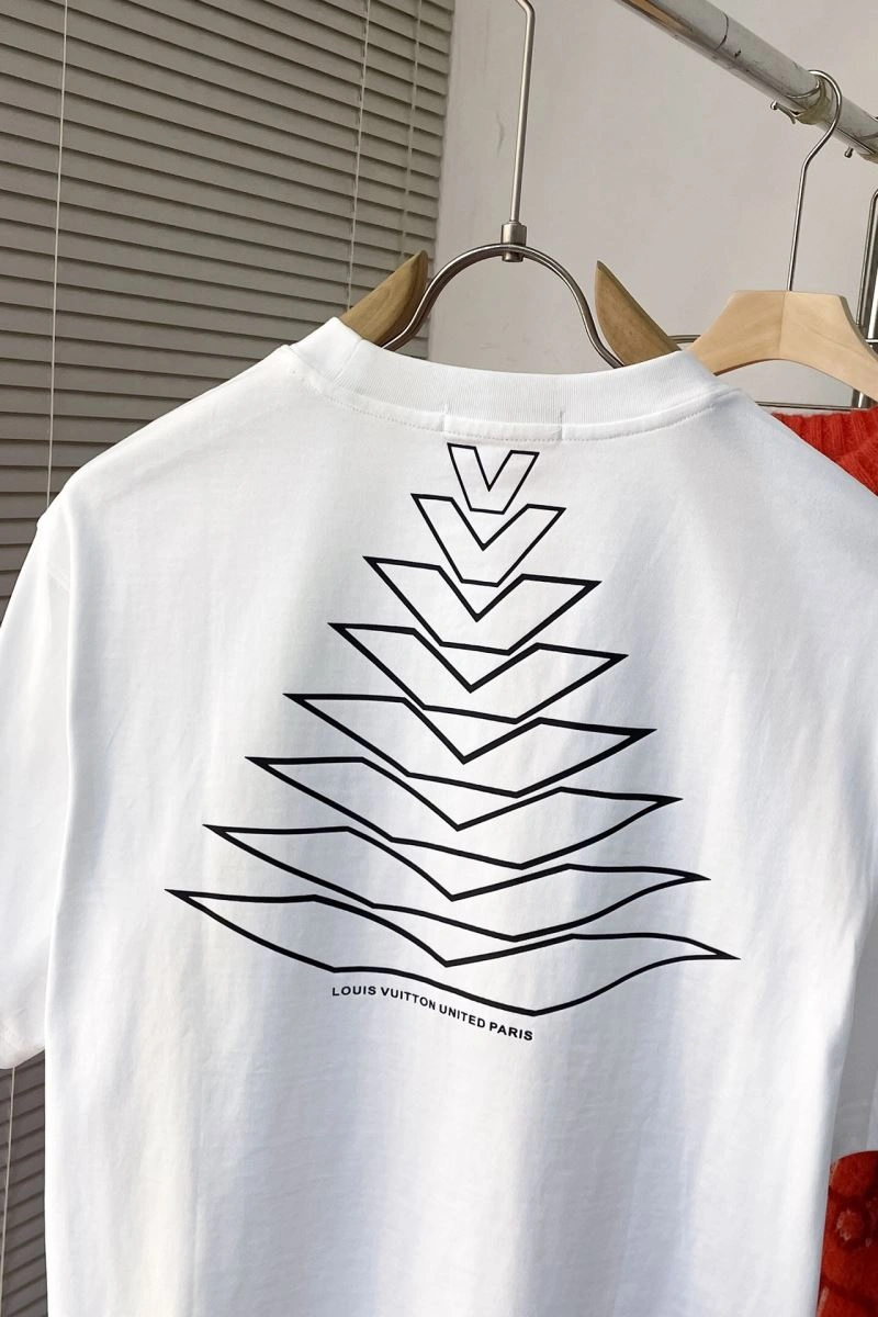 Lightweight Louis Vuitton T-Shirts 138921