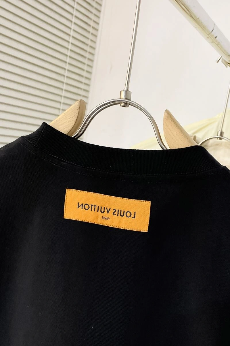 Louis Vuitton T-Shirts Elegant 138915