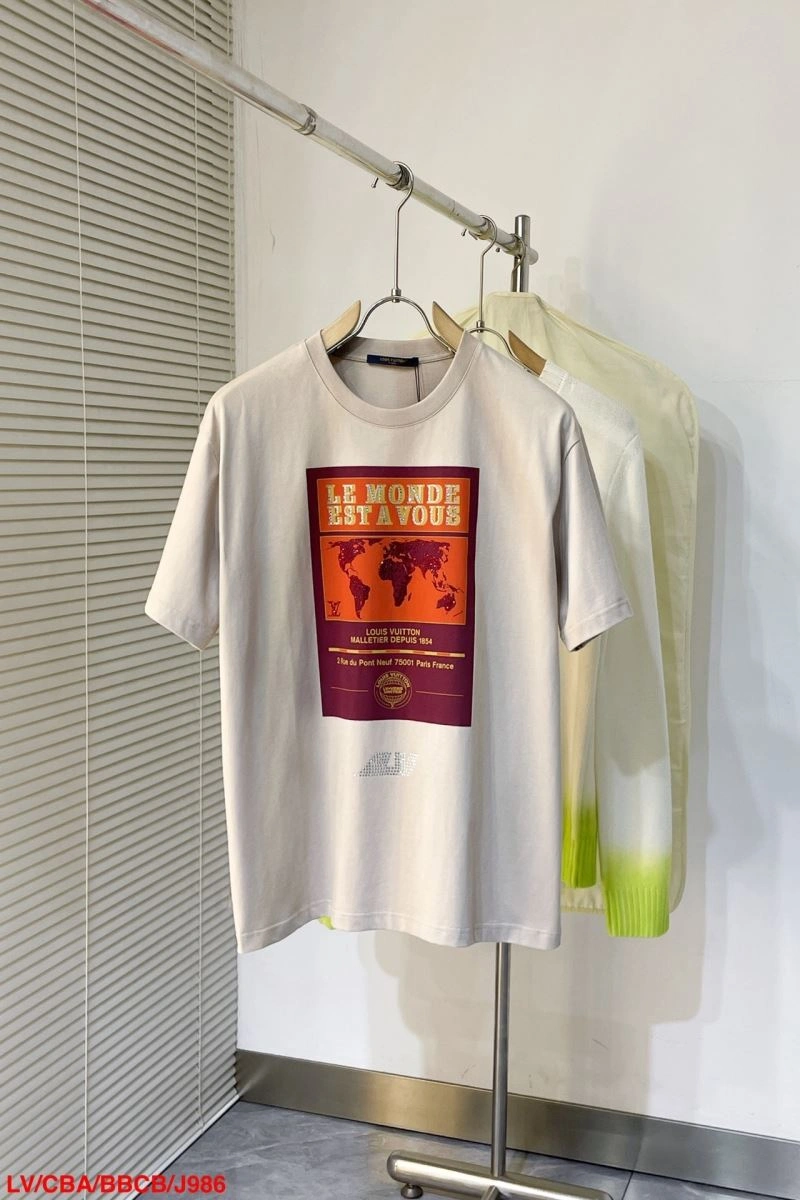 EyeCatching Louis Vuitton T-Shirts 138923