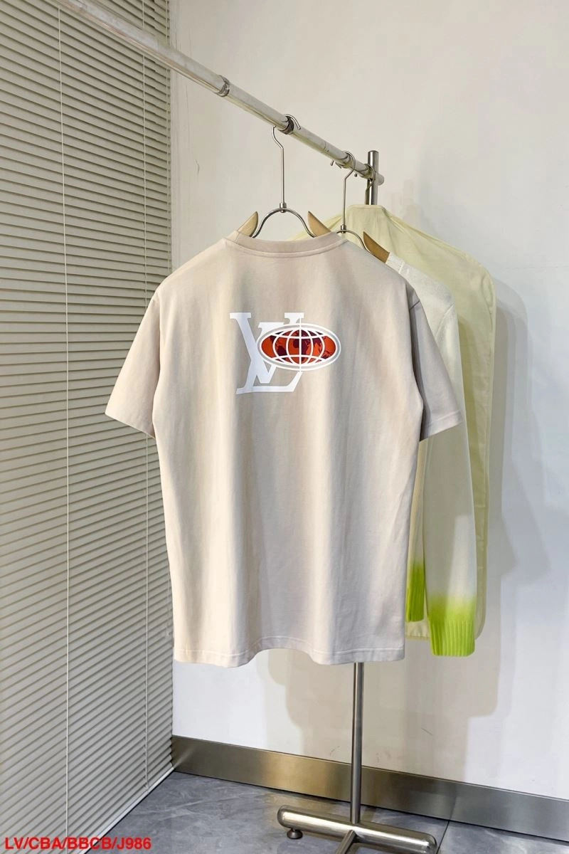 EyeCatching Louis Vuitton T-Shirts 138923