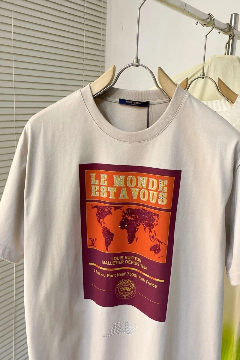 EyeCatching Louis Vuitton T-Shirts 138923