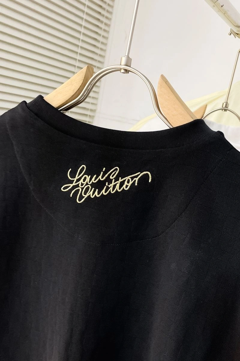 Louis Vuitton T-Shirts MoistureWicking 138914