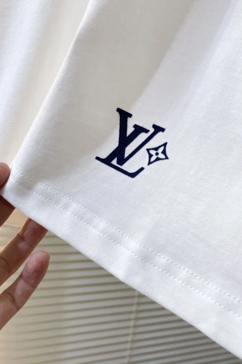 Louis Vuitton T-Shirts Youthful 138917