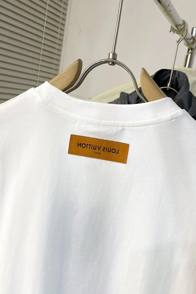 Chic Louis Vuitton T-Shirts 138933