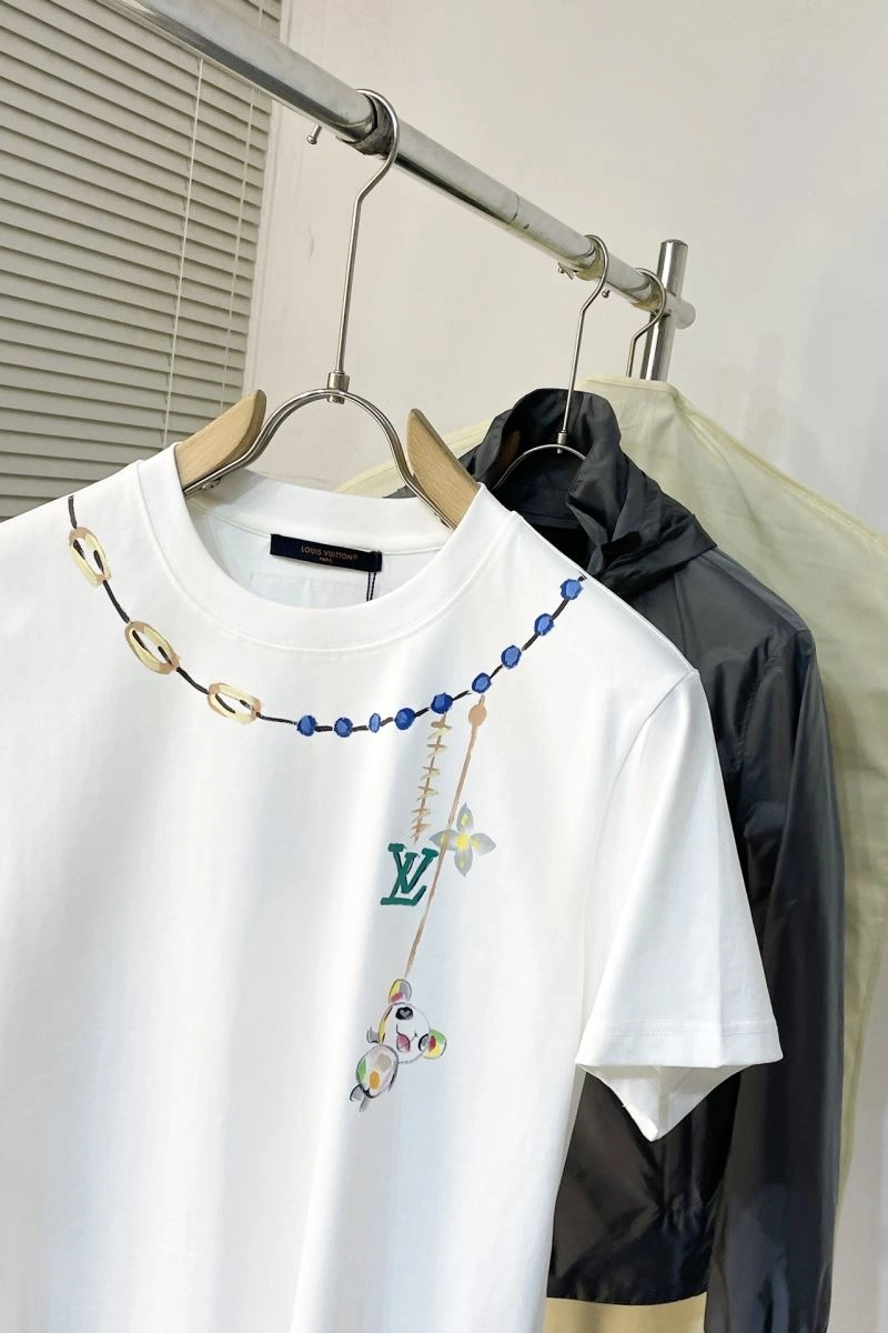Chic Louis Vuitton T-Shirts 138933