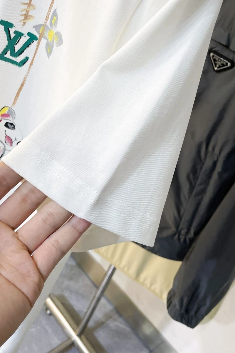 Chic Louis Vuitton T-Shirts 138933