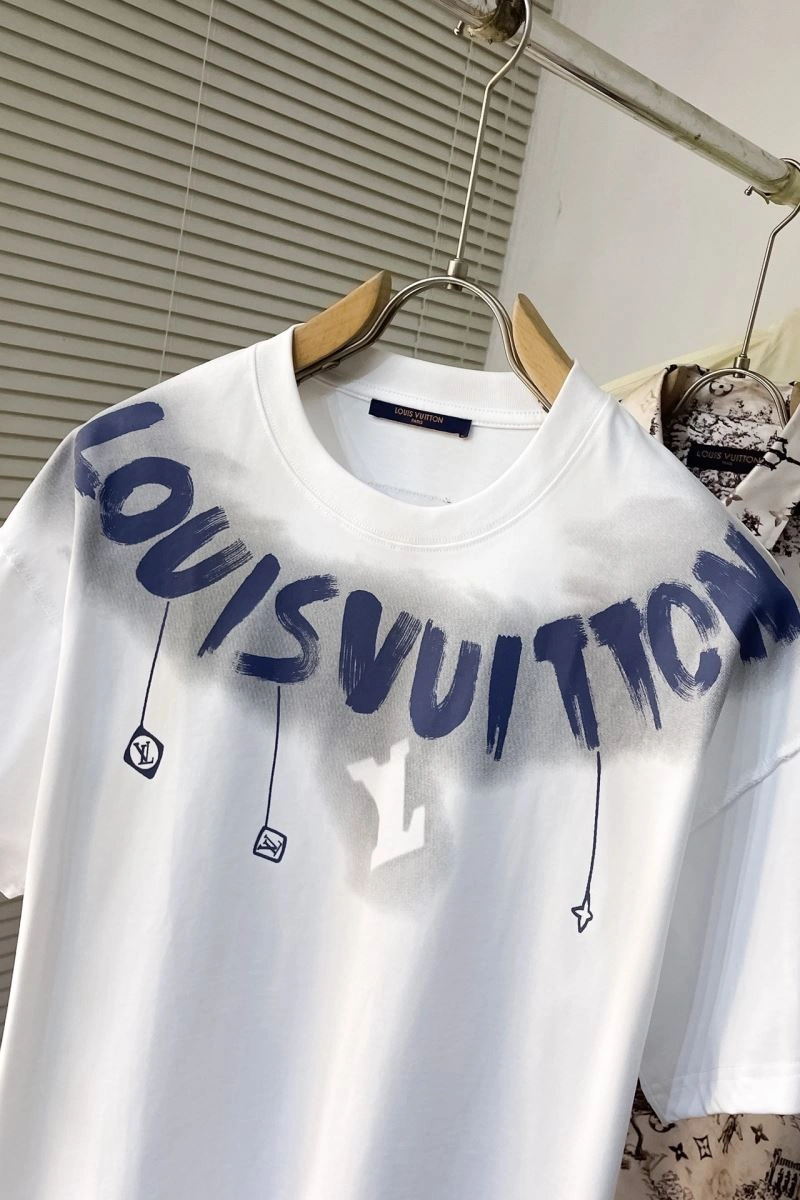 Louis Vuitton T-Shirts Cozy 138934