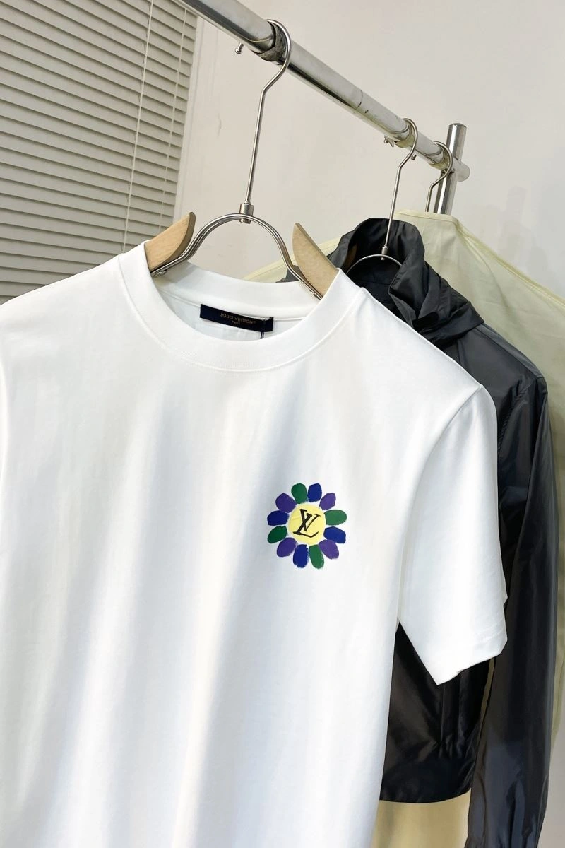 Snug Louis Vuitton T-Shirts 138920