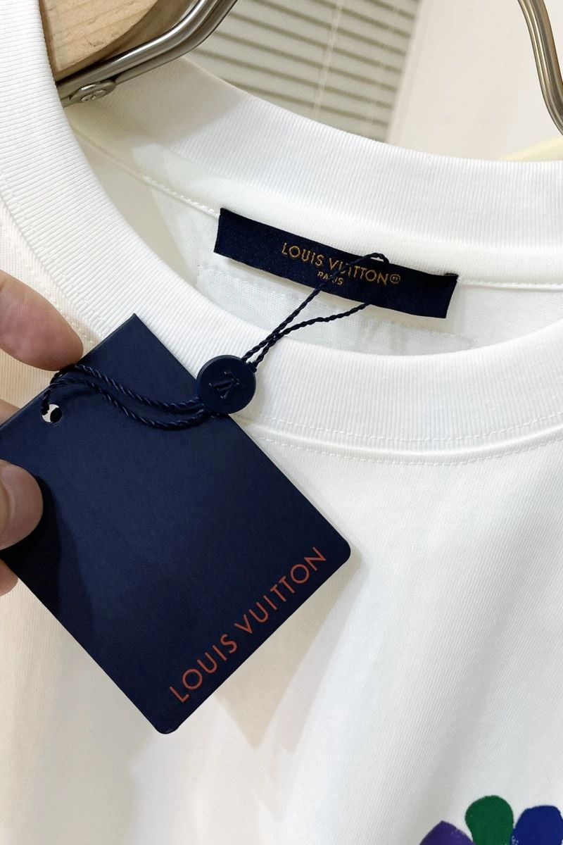 Snug Louis Vuitton T-Shirts 138920