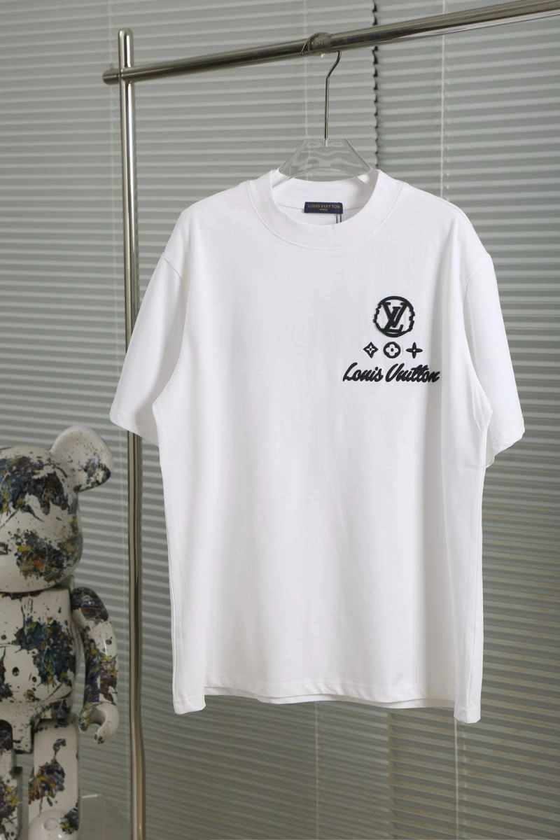 Sustainable Louis Vuitton T-Shirts 138906