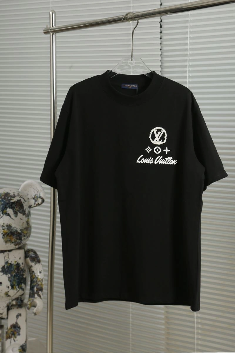 Louis Vuitton T-Shirts FashionForward 138907