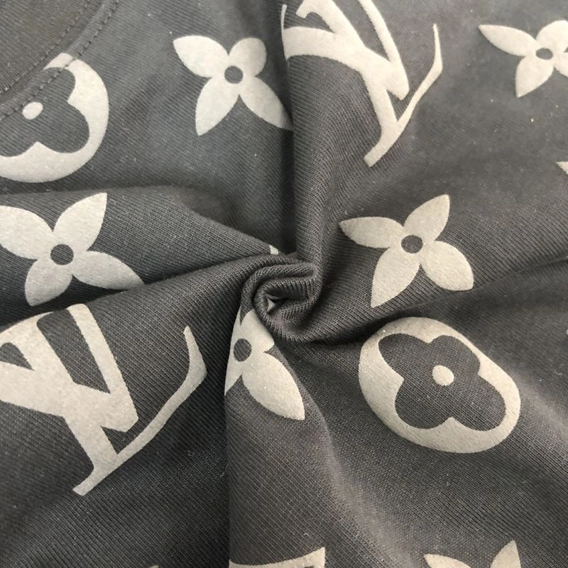 Louis Vuitton T-Shirts Sporty 138875