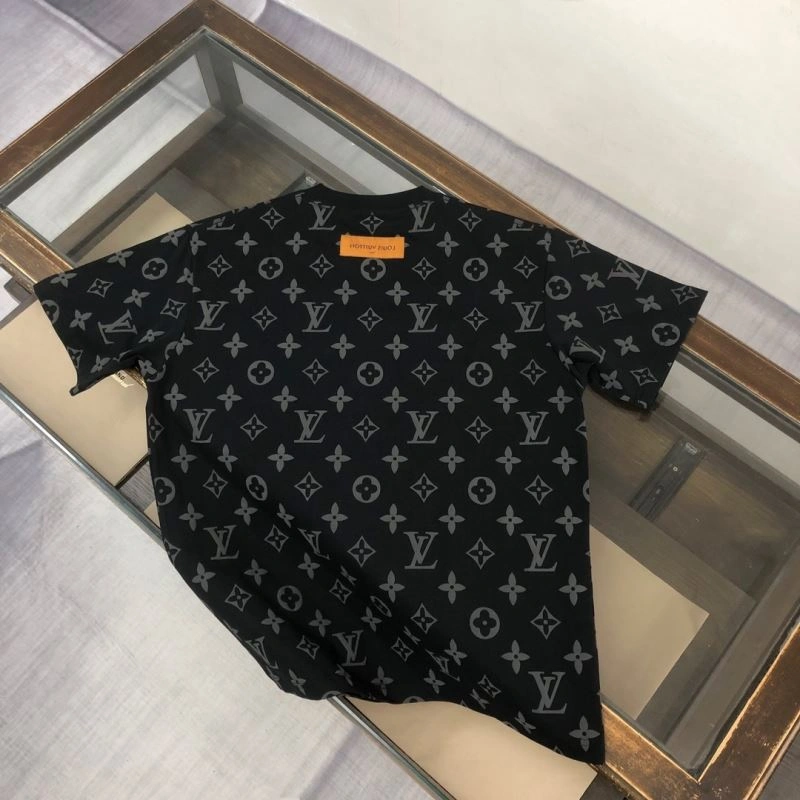 Louis Vuitton T-Shirts Sporty 138875