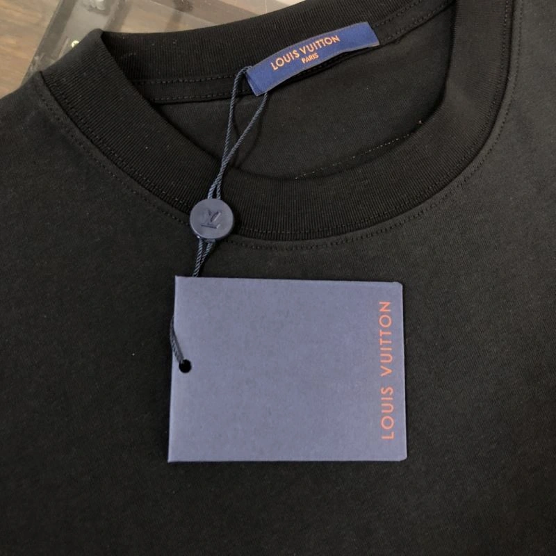 Louis Vuitton T-Shirts OnTrend 138893