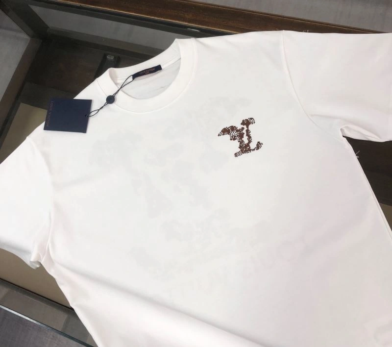 Flexible Louis Vuitton T-Shirts 138886