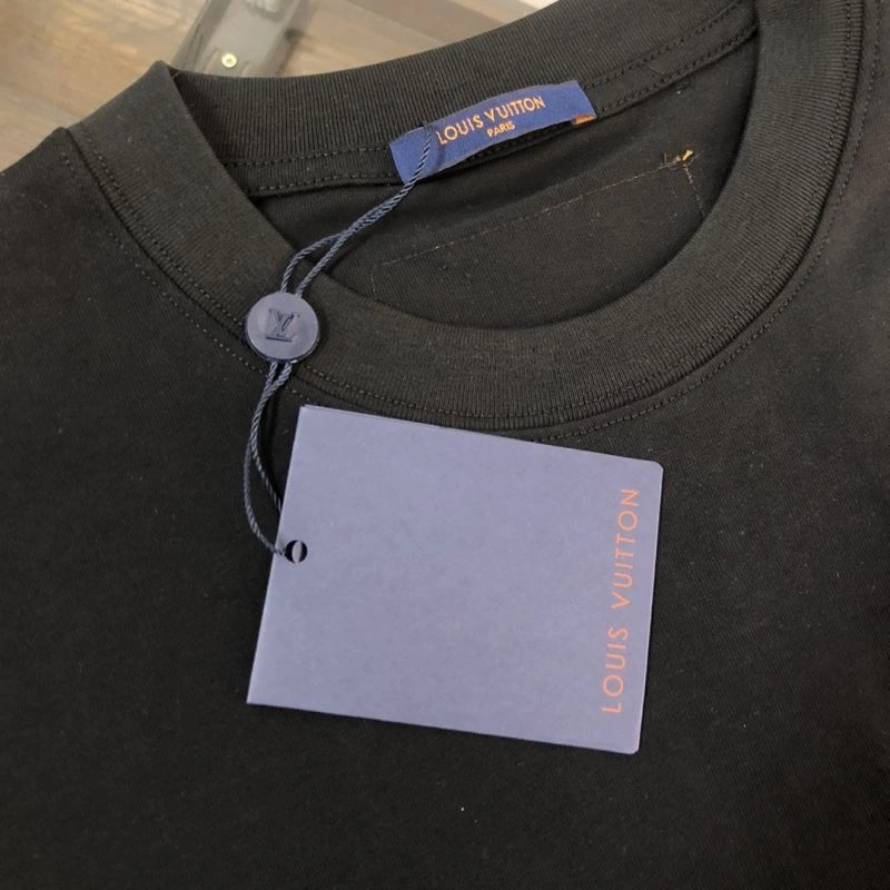 Louis Vuitton T-Shirts Chic 138885