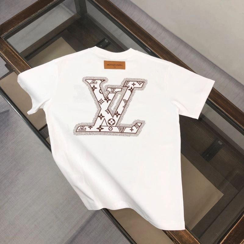 Tailored Louis Vuitton T-Shirts 138884