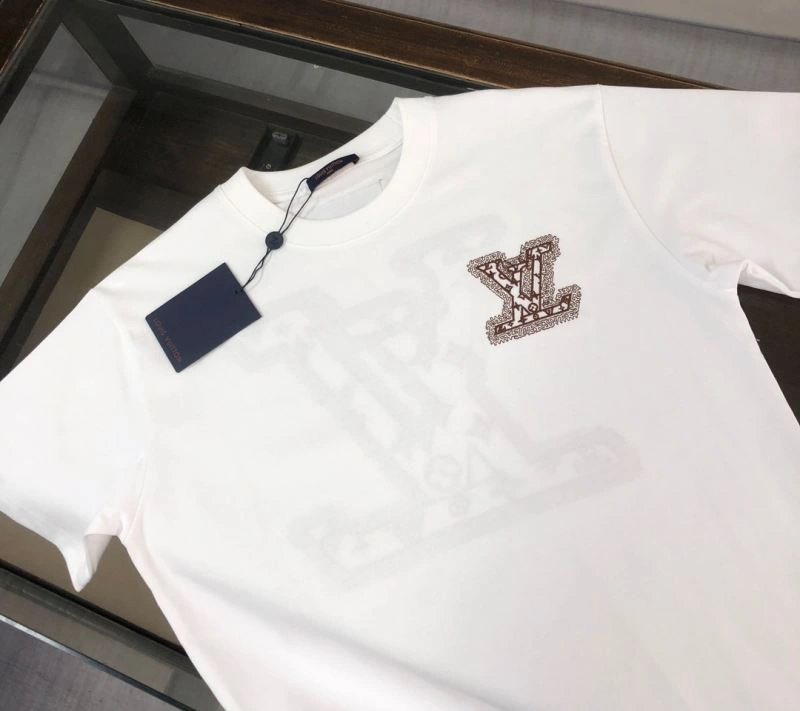 Tailored Louis Vuitton T-Shirts 138884