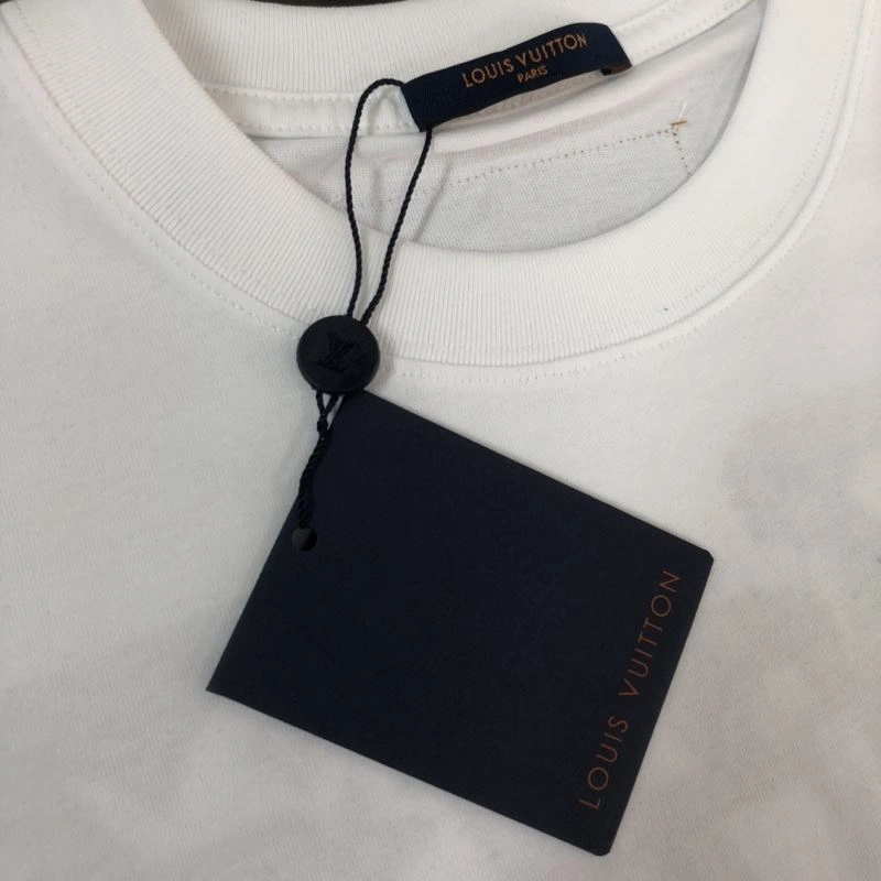Tailored Louis Vuitton T-Shirts 138884
